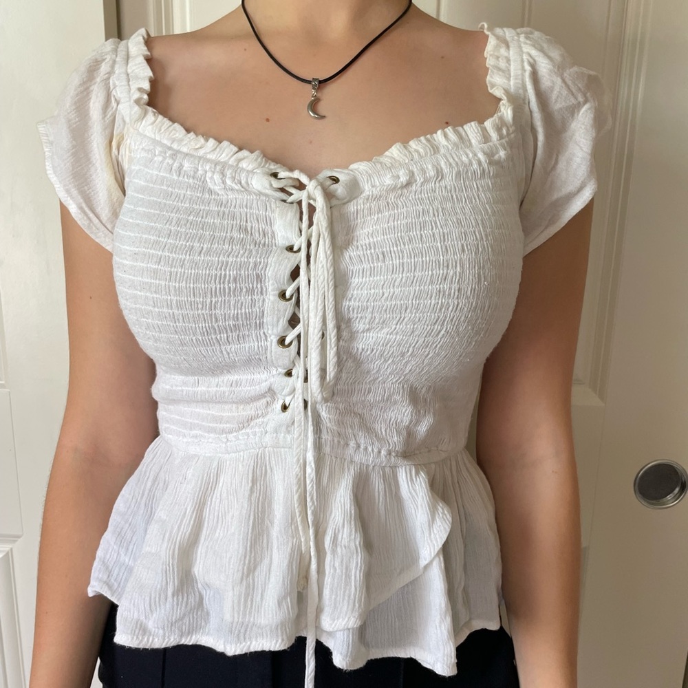 WHITE TIE UP BLOUSE